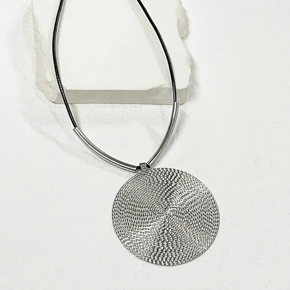 Exaggerated Vintage Punk Style Circular Necklace