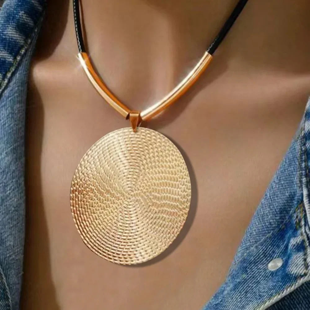 Exaggerated Vintage Punk Style Circular Necklace