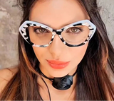 Model using Fashion Color-blocked TR90 Resin Reading Glasses