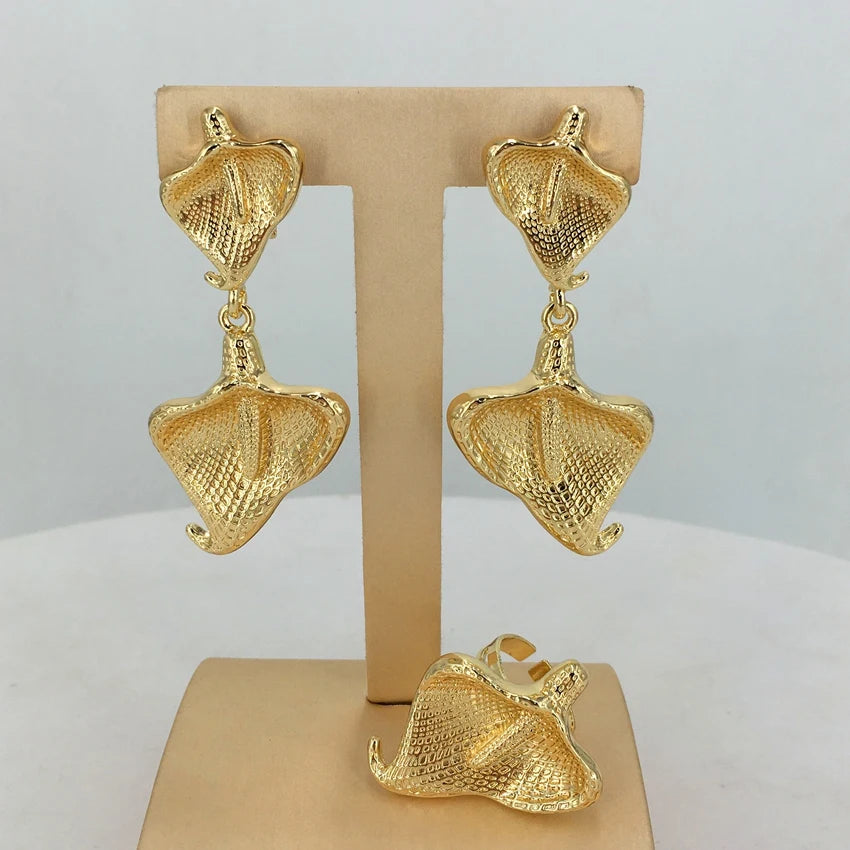 earring and ring 