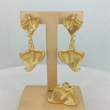 earring and ring 