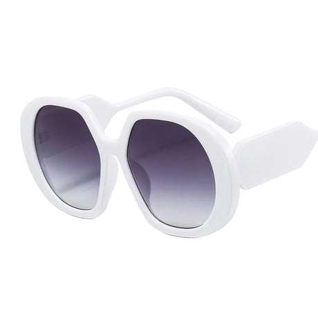 white round sunglasses