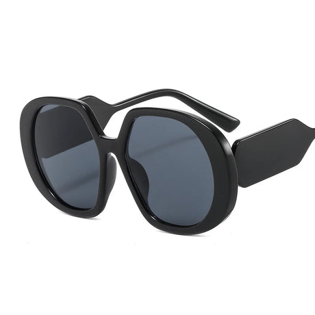 black round sunglasses