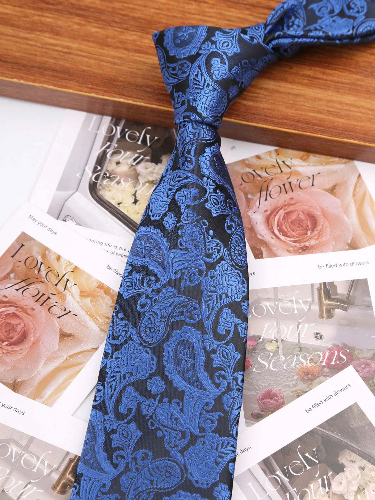 Blue Floral Casual Wear Jacquard Suits Necktie
