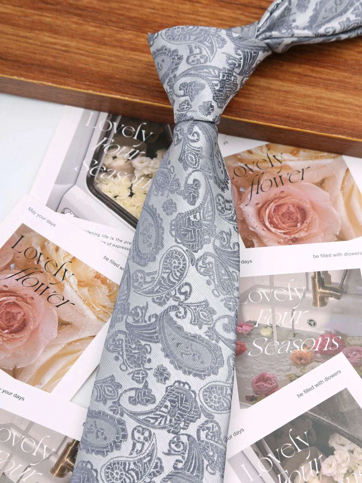 Gray Floral Casual Wear Jacquard Suits Necktie