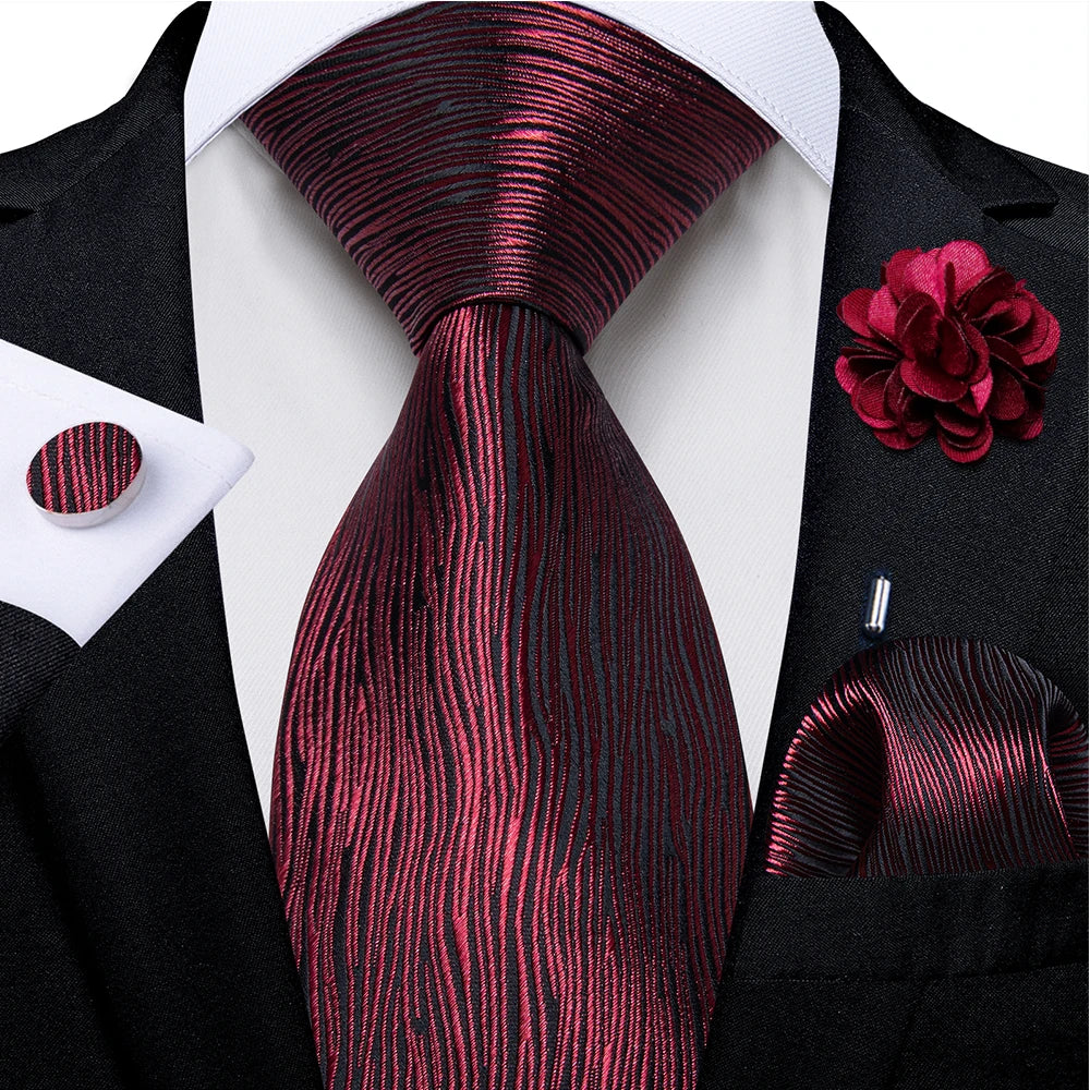 red line pattern tie set