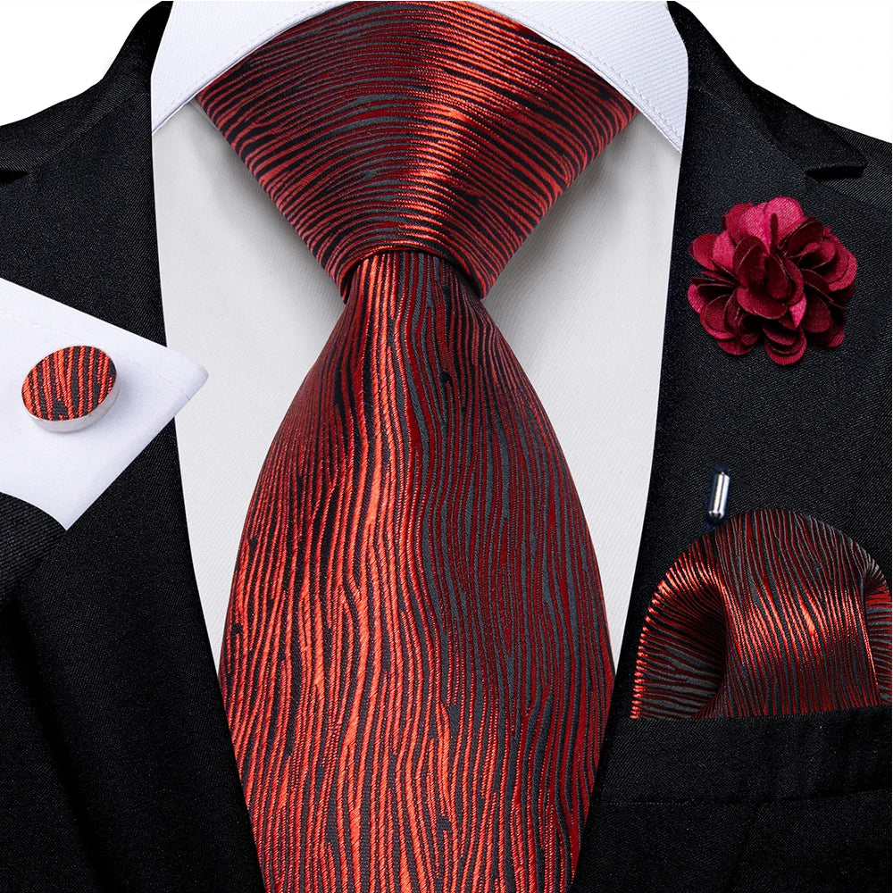 red line pattern tie set