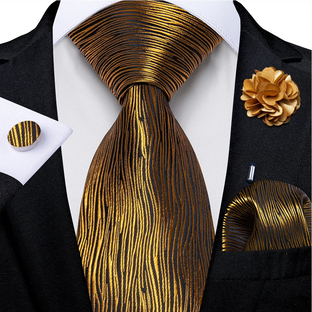 gold line pattern tie set