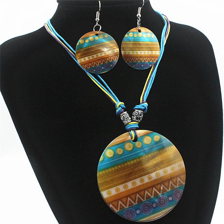 Hand-Woven Round Retro Geometric Pattern Shell Jewelry