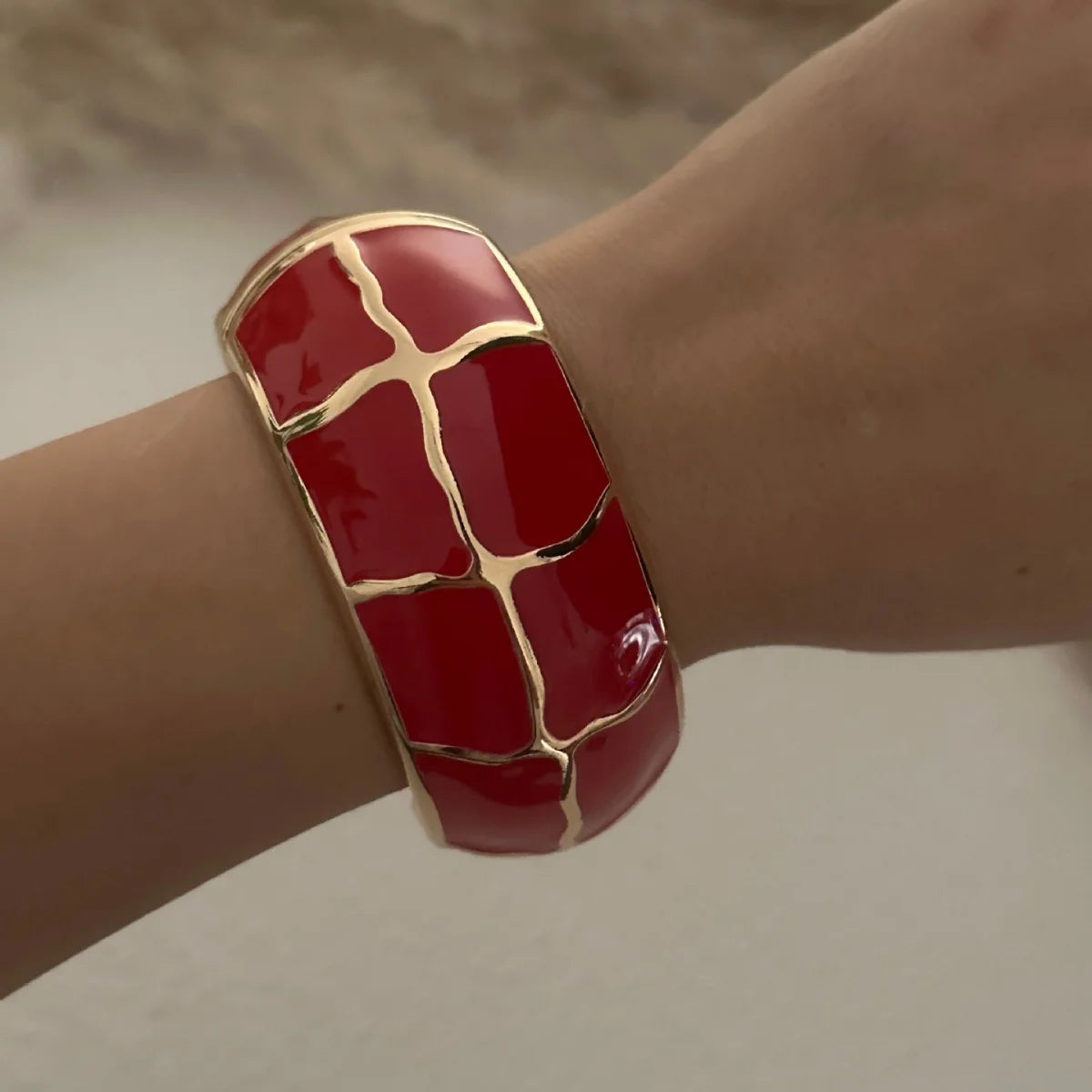 Irregular Geometric Rhinestone Red Imitation Enamel Bangle
