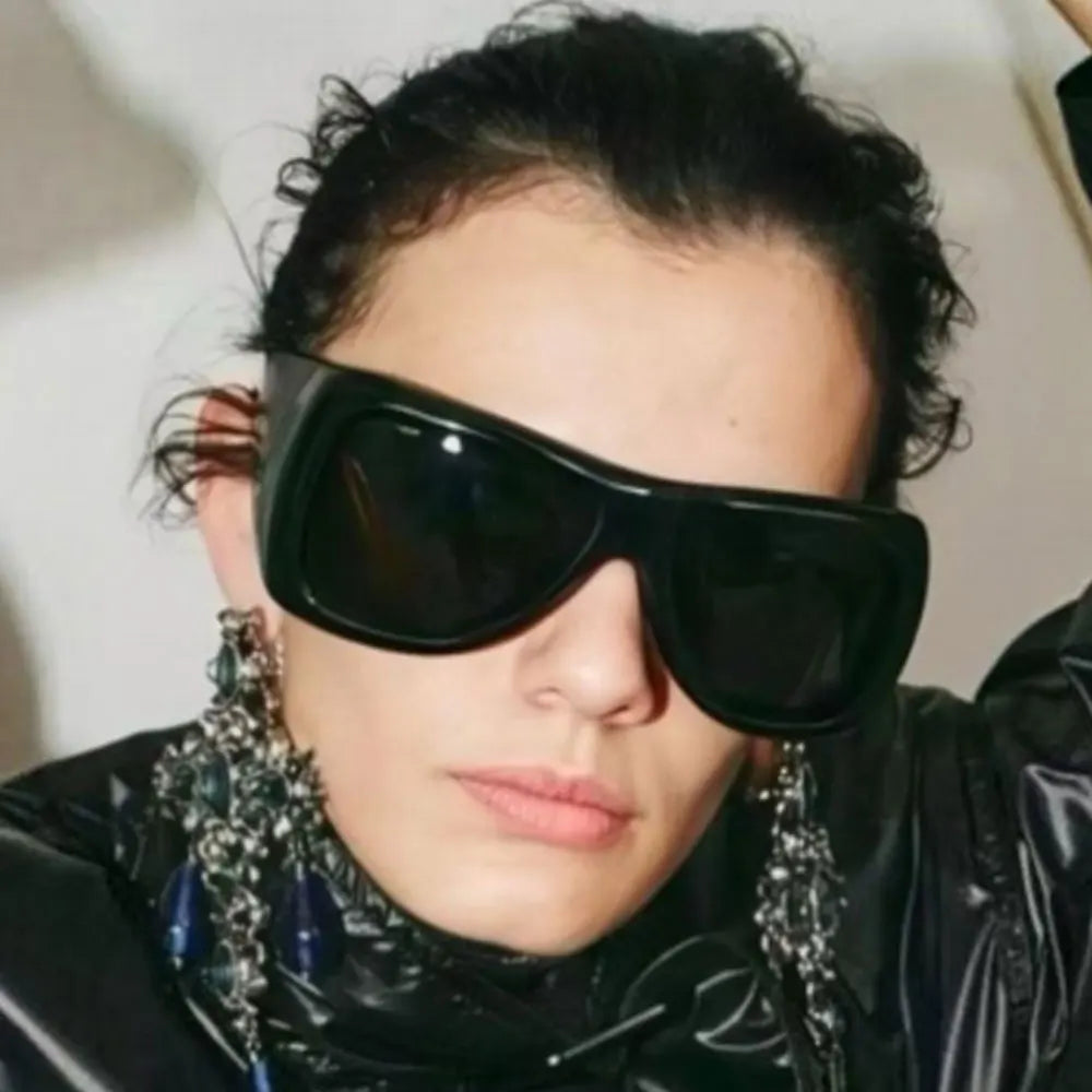 Model Using Large-Frame High-End Fashion Sunglasses