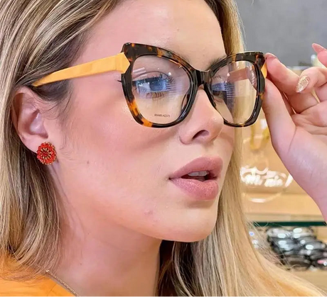 Model using Leopard Computer Gaming Anti Blue-Ray Optical Eyeglasses