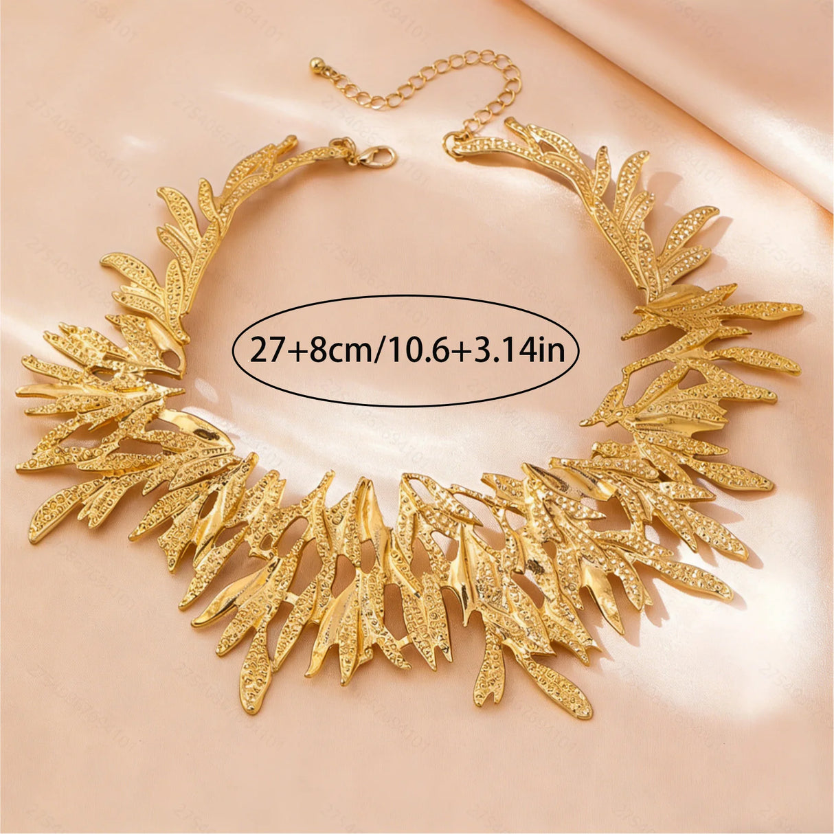 Size of Luxurious Versatile Exaggerated Women's Metal Choker