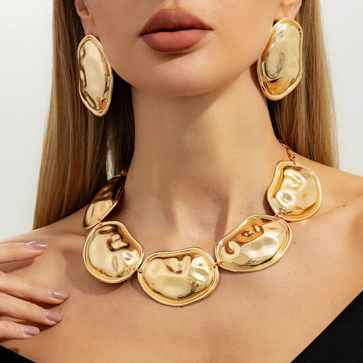 Model Using Luxury Exaggerated Punk Geometric Torques Jewelry Set