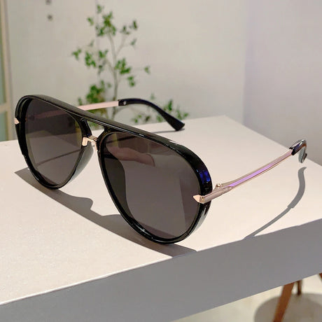 Black Luxury Metal Decoration Women Sunglasses