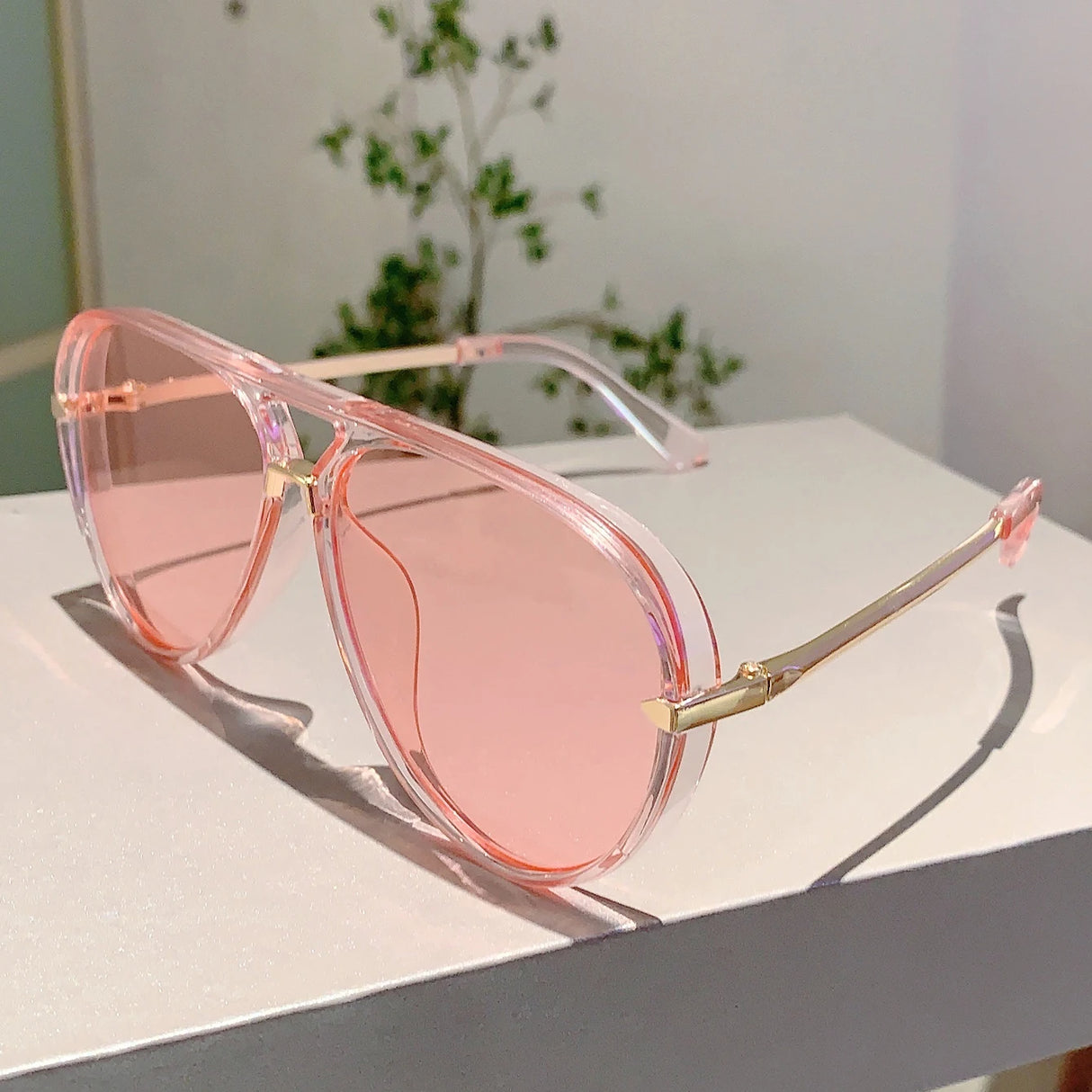Pink Luxury Metal Decoration Women Sunglasses