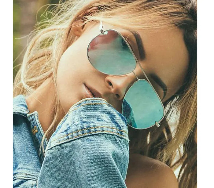 Model using Luxury Pilot Vintage Oversized Sunglasses