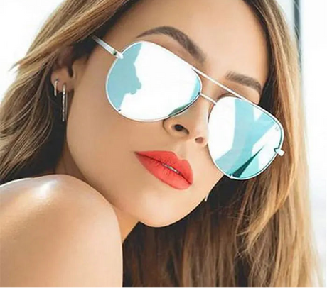 Model using Luxury Pilot Vintage Oversized Sunglasses