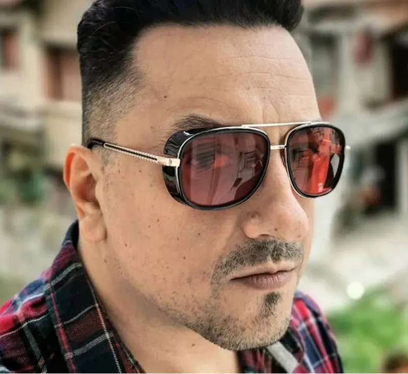 Model Using Luxury Retro Pilot Vintage Men Sunglasses