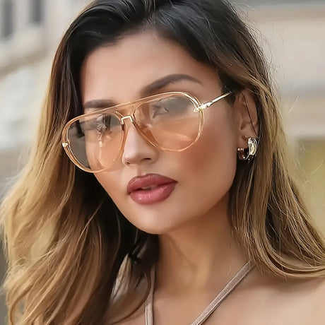 Model Using Outdoor Fashion Women Party Vacation Travel Driving Sunglasses