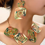 model using Printed Geometric Earrings Necklace Set