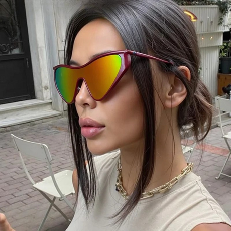 model using Punk Cat Eye Sunglasses