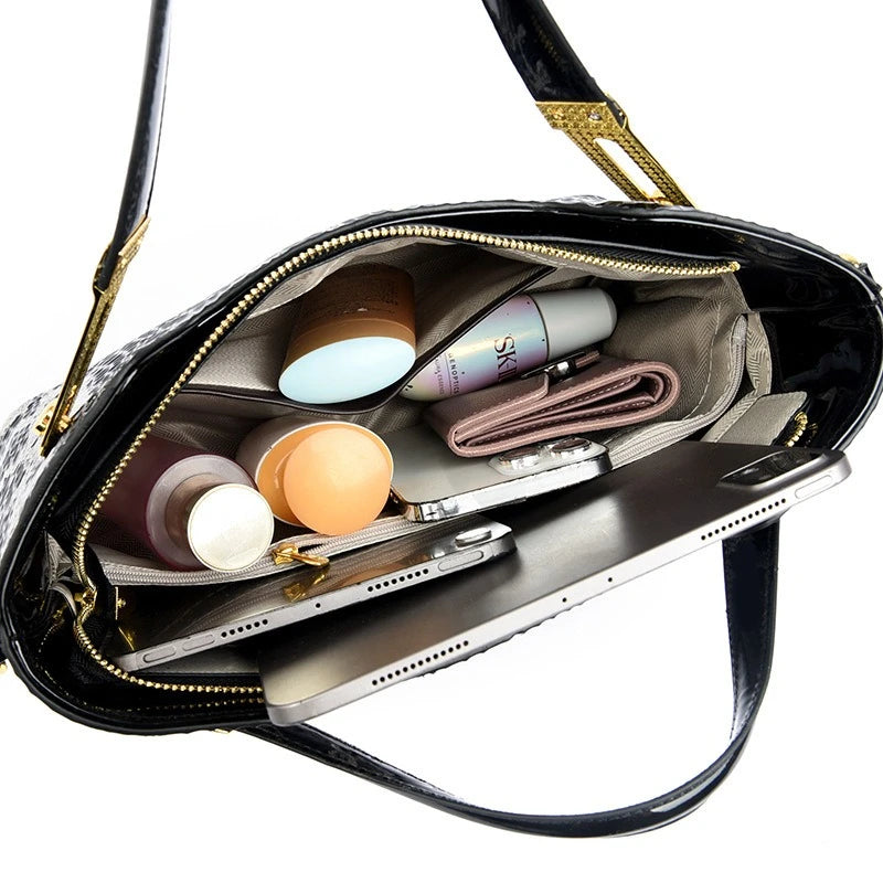 Compartment of Retro Crocodile Pattern Crossbody Bag