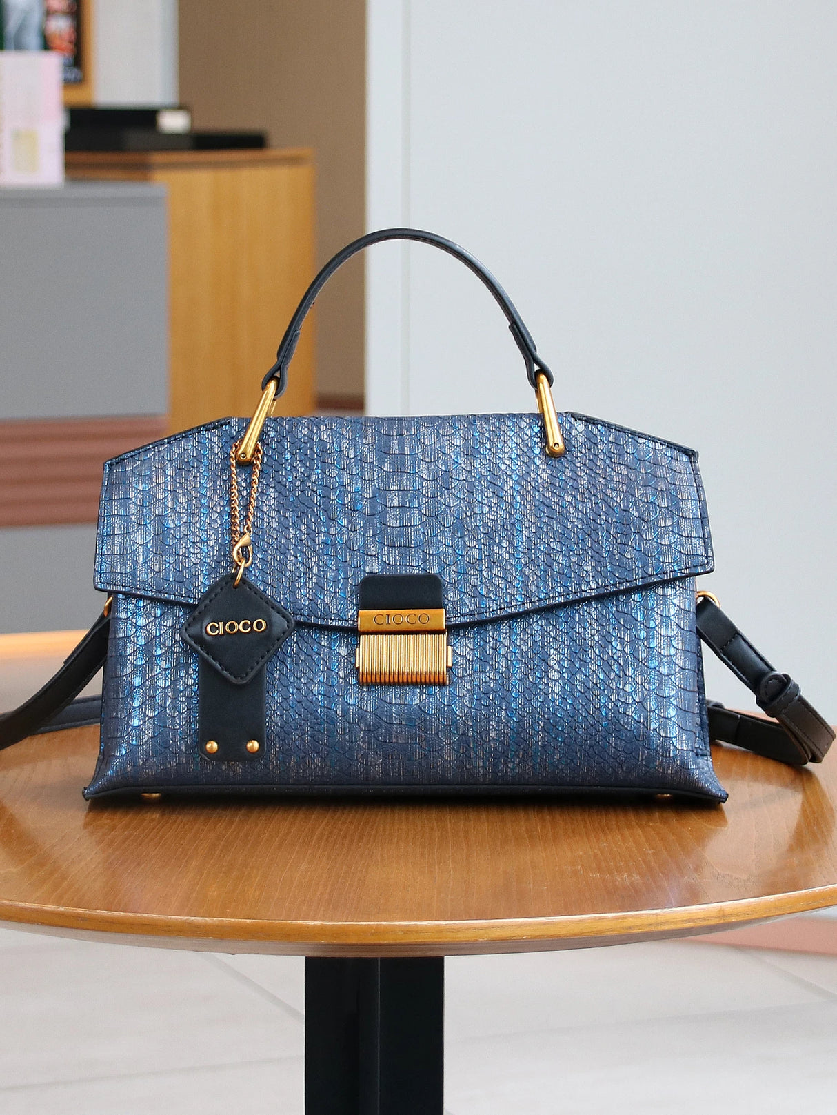 Blue Retro Snake-shaped High-grade Handbag
