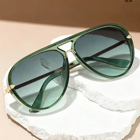 Fashion Alloy Gradient UV400 Pilot Sunglasses