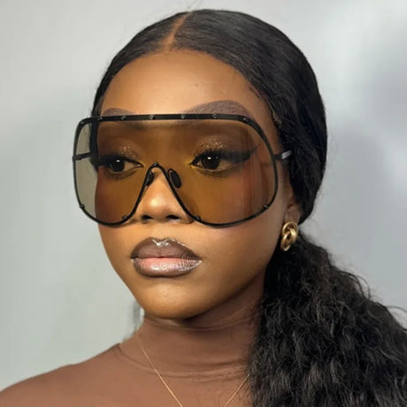 Model Using Punk Windproof Goggles UV400 Sunglasses