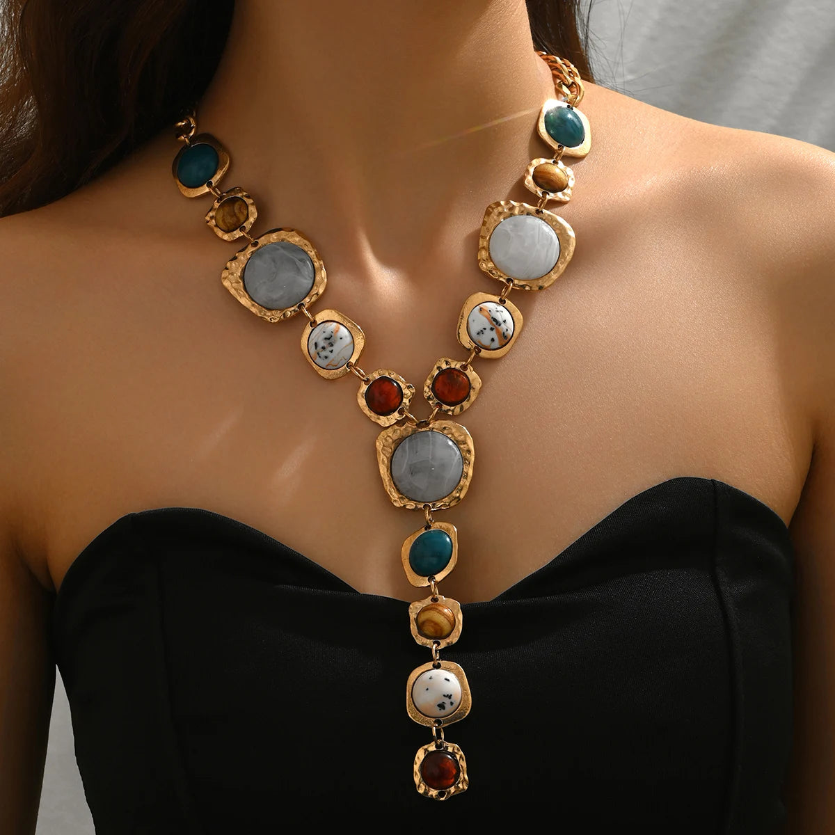 Model Using Stylish Chunky Geometric Y-shaped Long Necklace