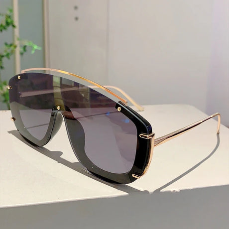 Black Stylish Gradient Outdoor Sunglasses