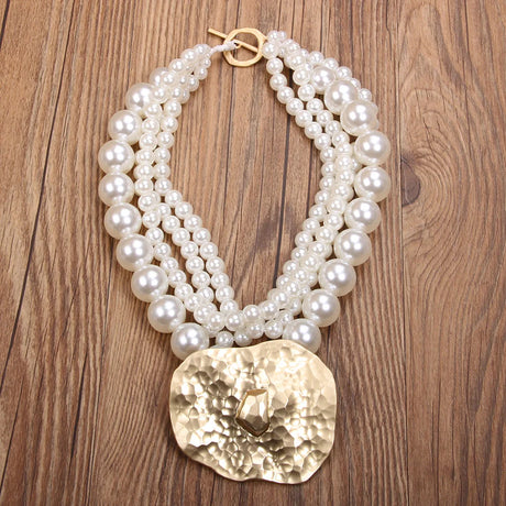 Trendy Vintage Pearls Party Necklace