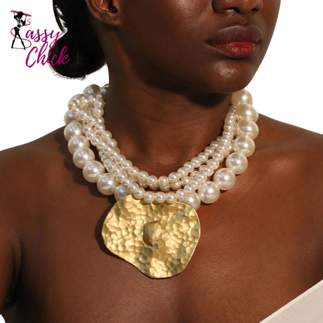 Trendy Vintage Pearls Party Necklace Sassy Chick Logo