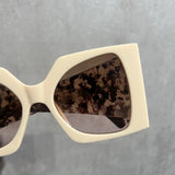 Close up of Versatile Stylish Casual Face-Shaping Women's Sunglasses