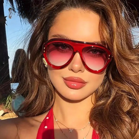 Model Using Versatile Trendy Rivet Large Frame Pilot Sunglasses