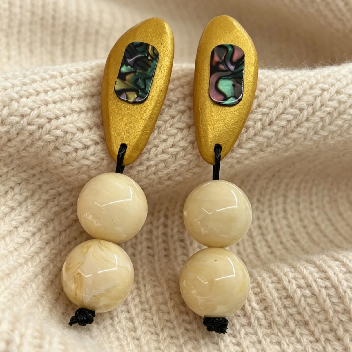 Vintage-style Niche Beige Resin Beaded Earrings