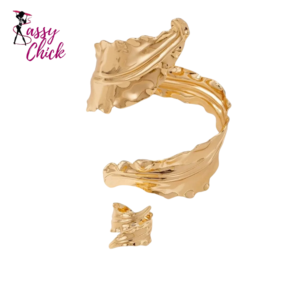 Vintage Pleated Leaf Bracelet Spiral Girls Accessories Sassy Chick Logo
