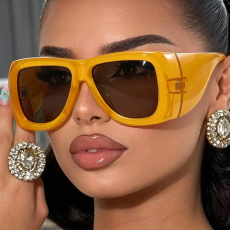 Model Using Vintage Sexy Hip Hop Gradient Ladies Sunglasses