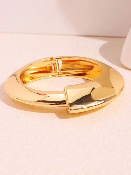 gold round cuff bracelet 