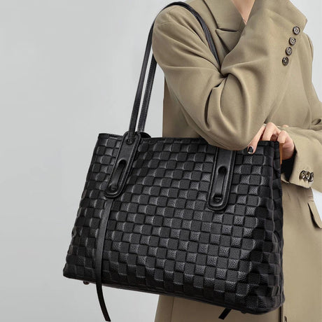 model using Women Leather Large Capacity Tote Bag