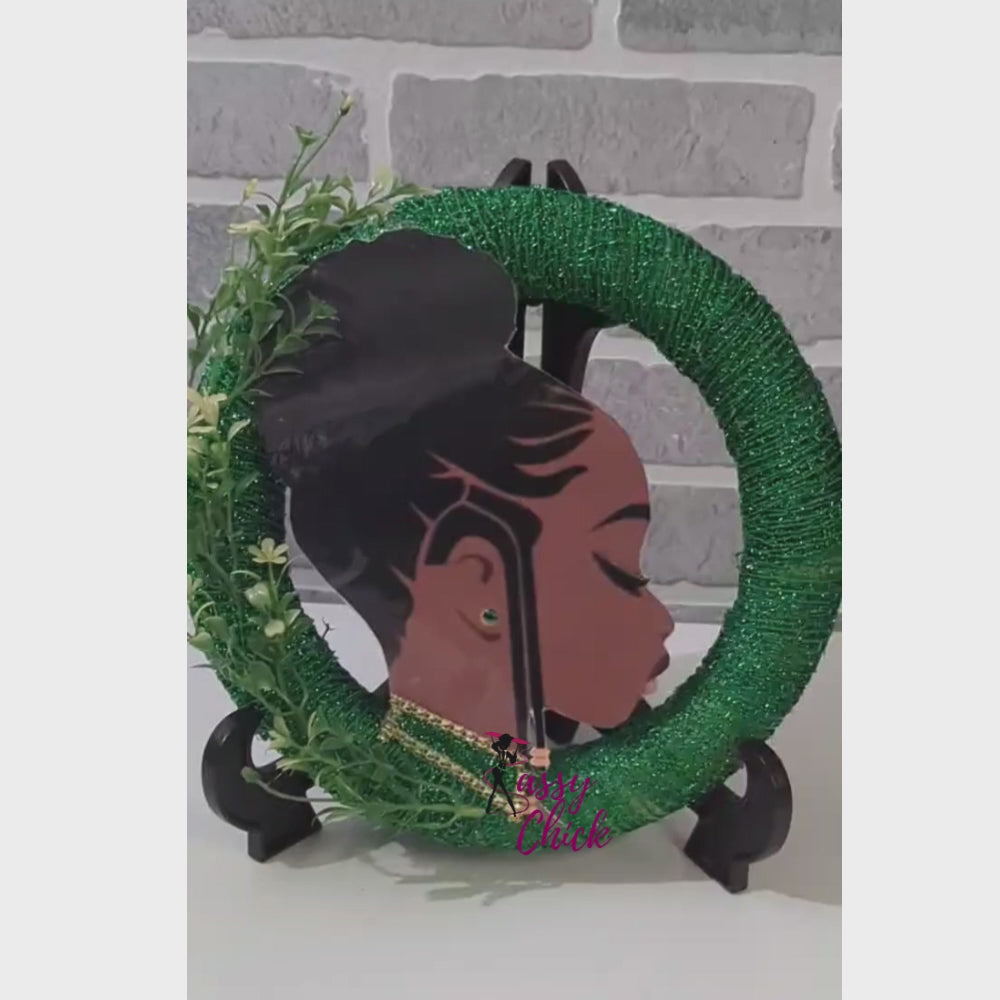 Lady in Green Wreath video