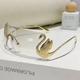 retro-inspired fashion sunglasses