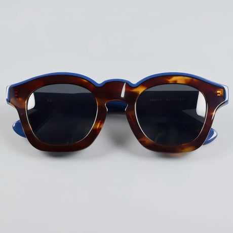 Retro square frame sunglasses with polarized UV400 lenses for men and women