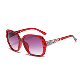 Round polarized sunglasses for women with UV protection
