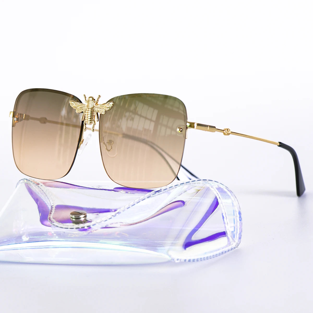 Square metal retro sunglasses with UV400 protection and luxury-inspired frame for women.
