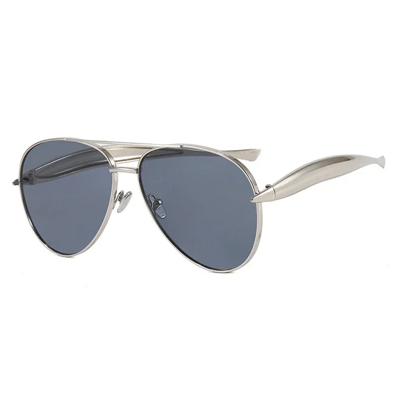 Vintage metal pilot sunglasses with UV400 lenses for men and women