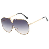 Women’s oversized pilot sunglasses with rivet metal frame and UV400 protection for driving, travel, and outdoor fashion.