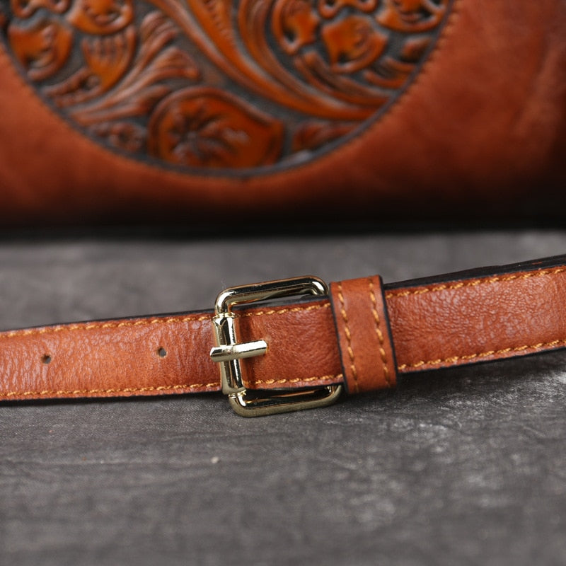 Details Retro High-Quality Leather Handbag 