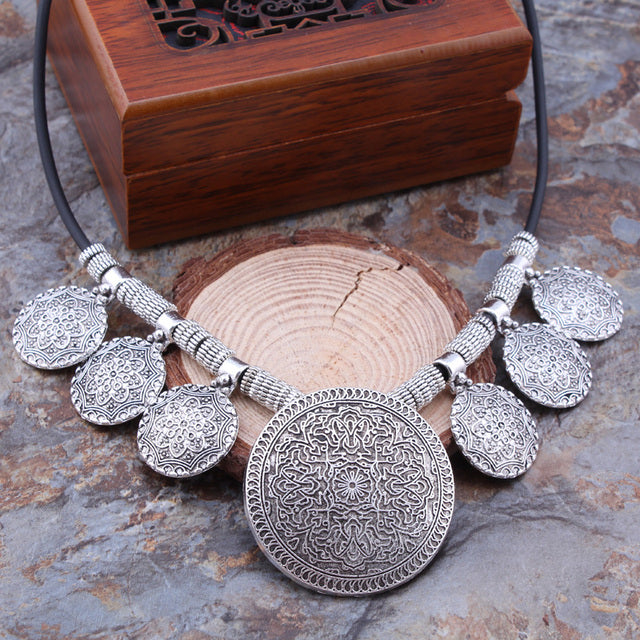 Circle Silver Carved Necklaces